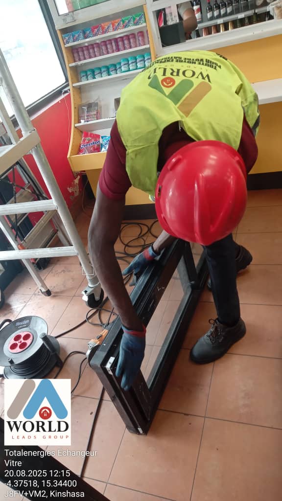 Pendant les travaux - Station-service Echangeur: Remplacement des lamelles par les fenêtres à 1 ouvrant sur une surface totale de 3m²